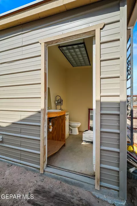 Bath - 12435 Sugden Rd, Clint, TX 79836 photo 6 of 6