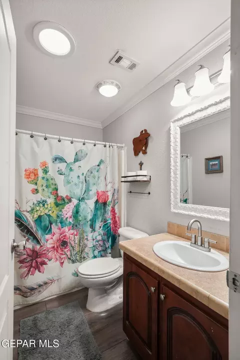 Bath - 12435 Sugden Rd, Clint, TX 79836 photo 1 of 6