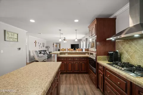 Kitchen - 12435 Sugden Rd, Clint, TX 79836 photo 4 of 4