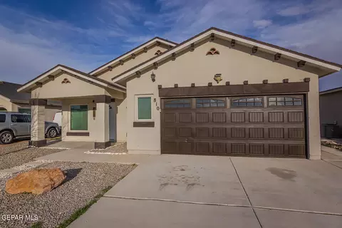 810 Villas Del Sol Rd, Socorro, TX 79927