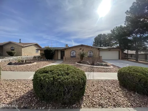 6628 Camino Fuente Dr, El Paso, TX 79912