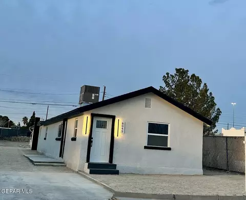 8045 Gilbert Dr, El Paso, TX 79907