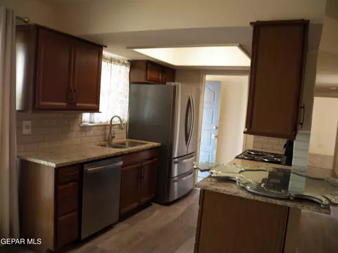 6700 Escondido Dr #B3, El Paso, TX 79912