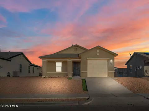 760 Villa Seca Dr, Horizon City, TX 79928