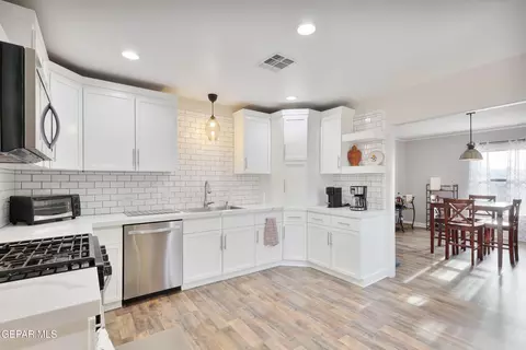 Kitchen - 901 E Avenue B, Alpine, TX 79830 photo 3 of 3