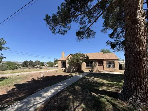 Exterior - 901 E Avenue B, Alpine, TX 79830 photo 8 of 9