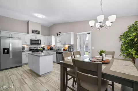 Kitchen - 15008 Method Ave, El Paso, TX 79938 photo 1 of 6