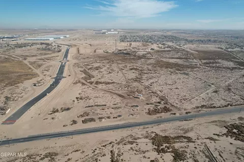 12705 N Loop Dr, Clint, TX 79836 photo 3