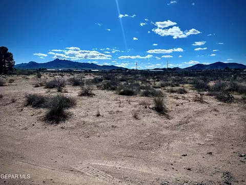1955 Hot Peppers Rd, Chaparral, NM 88081