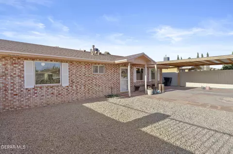 702 Cedar St, Anthony, TX 79821