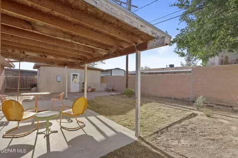 702 Cedar St, Anthony, TX 79821 photo 4
