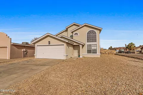 10453 Valle Fertil Dr, Socorro, TX 79927