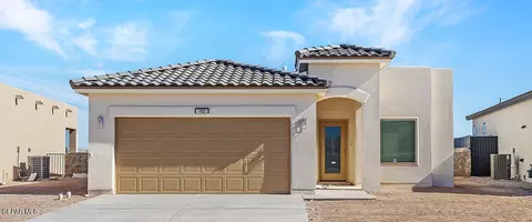 902 Bromyard Dr, Horizon City, TX 79928