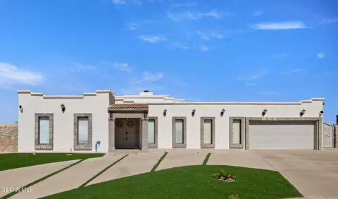 405 Los Seris Pl, El Paso, TX 79912