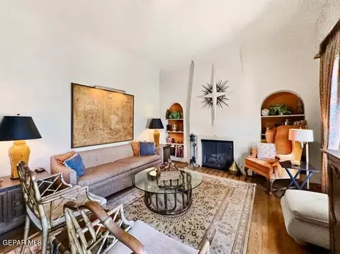 Living - 520 Blacker Ave, El Paso, TX 79902 photo 5 of 11
