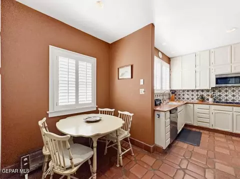 Dining - 520 Blacker Ave, El Paso, TX 79902 photo 3 of 5