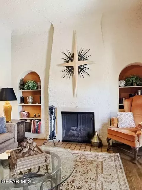 Living - 520 Blacker Ave, El Paso, TX 79902 photo 2 of 11