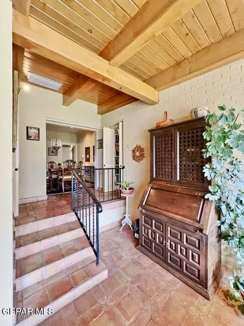 Entry Way - 520 Blacker Ave, El Paso, TX 79902 photo 3 of 5
