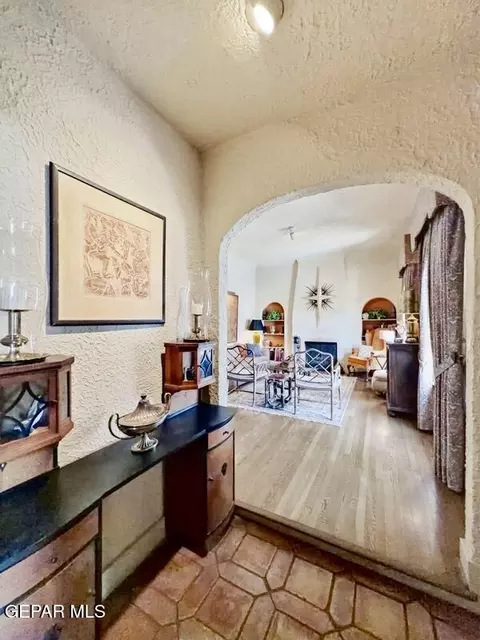 Entry Way - 520 Blacker Ave, El Paso, TX 79902 photo 1 of 5