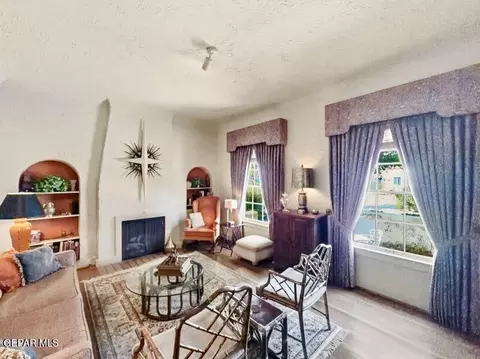 Living - 520 Blacker Ave, El Paso, TX 79902 photo 6 of 11