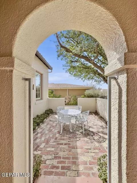 Exterior - 520 Blacker Ave, El Paso, TX 79902 photo 5 of 21