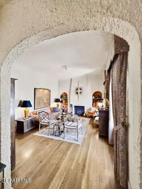 Living - 520 Blacker Ave, El Paso, TX 79902 photo 4 of 11