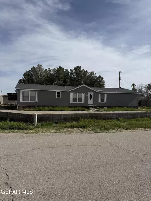 924 Sheryl Cir, Socorro, TX 79927