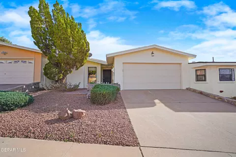 6160 Los Robles Dr, El Paso, TX 79912