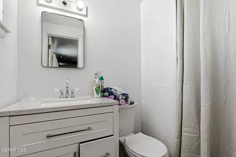 Bath - 501 S 8th St, Anthony, TX 79821 photo 1 of 3