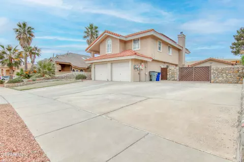 6717 Imperial Ridge Dr, El Paso, TX 79912