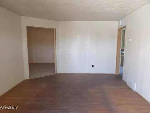 327 George Orr Rd, El Paso, TX 79915