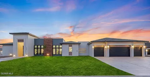 469 Country Oaks Dr, El Paso, TX 79932