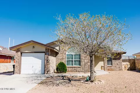 504 Von Bargen Dr, Horizon City, TX 79928