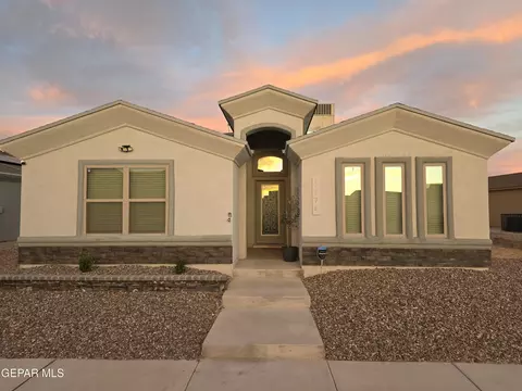 2876 Sammy Cervantes St, El Paso, TX 79938