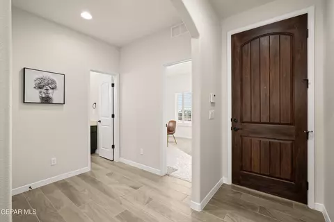 924 Raegil St, El Paso, TX 79928