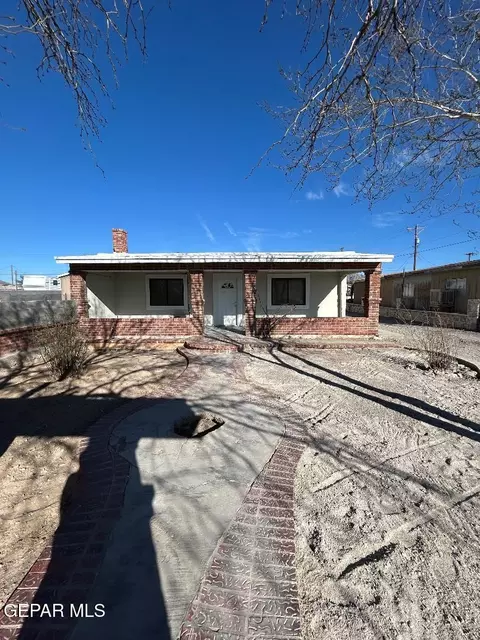 8068 N Desert Blvd, Canutillo, TX 79835