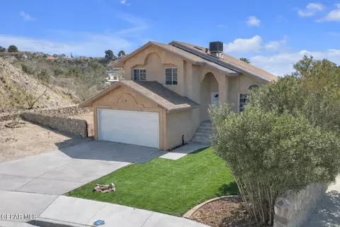 834 N Resler Dr, El Paso, TX 79912