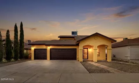 14041 Lago Seco Dr, Horizon City, TX 79928