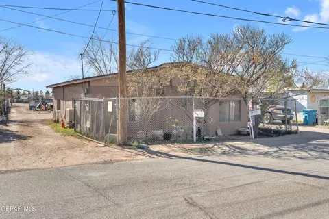 10184 Haynes Rd, Socorro, TX 79927