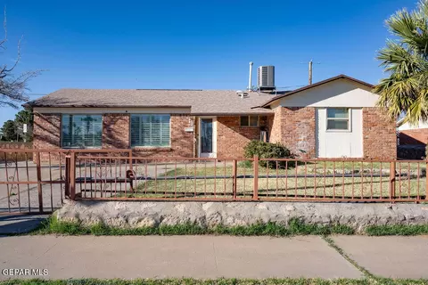 4737 Ambassador Dr, El Paso, TX 79924