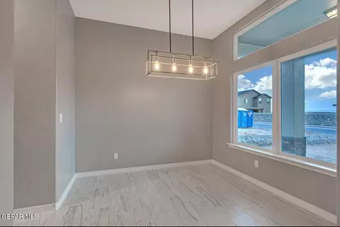 132 Peregrino Trl, Sunland Park, NM 88008