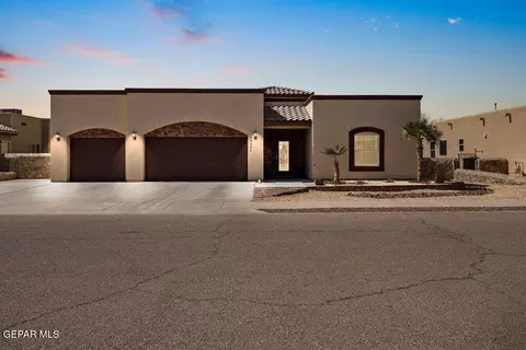5721 Valley Oak Dr, El Paso, TX 79932