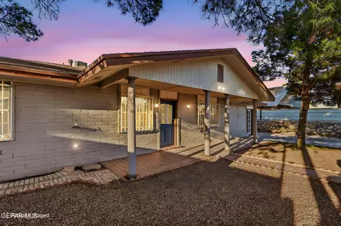 10155 Aldrin Cir, Socorro, TX 79927