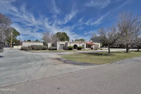 801 Camino De Paz Ct, El Paso, TX 79922