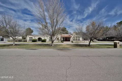 801 Camino De Paz Ct, El Paso, TX 79922