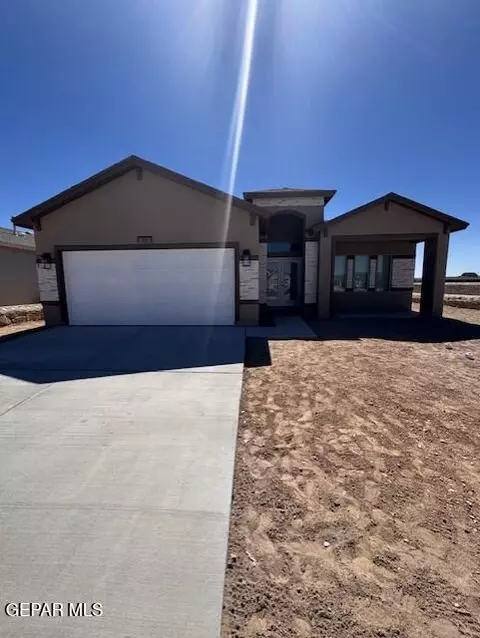 416 Josefa Cerezerez St, Vinton, TX 79821