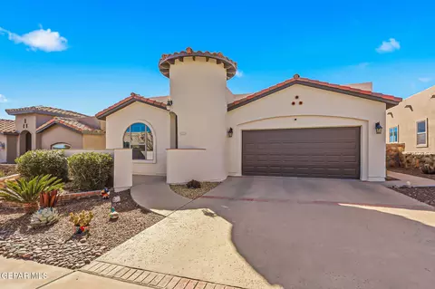 1717 Land Rush St, El Paso, TX 79911