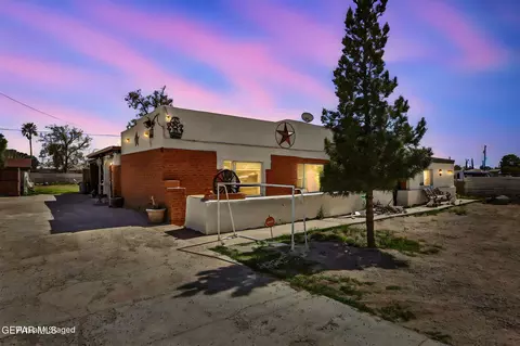 146 Croom Rd, El Paso, TX 79915