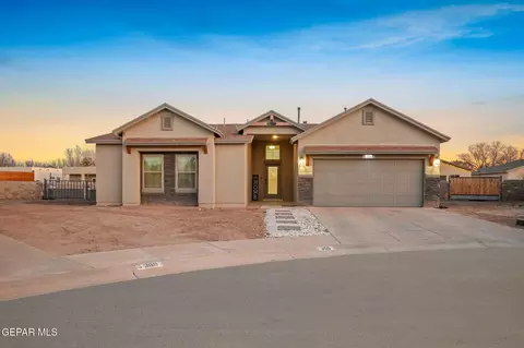 356 Plateau Dr, Socorro, TX 79927