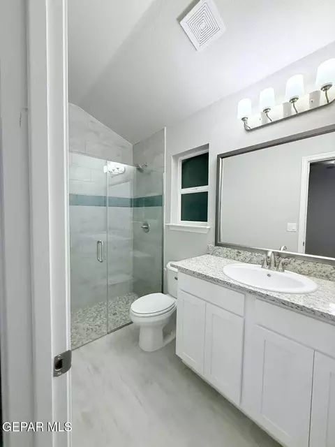 Bath - 1408 Lightning Sky Pl, El Paso, TX 79928 photo 2 of 3